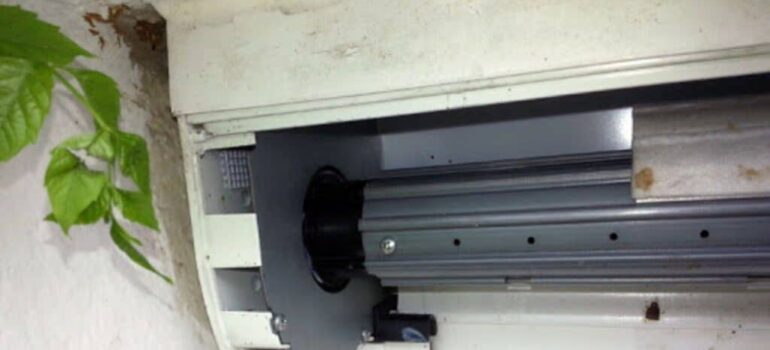 Remettre un volet roulant décroché