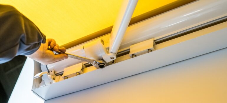 Réparer un store banne