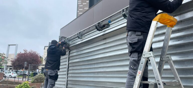 rideau métallique motorisé