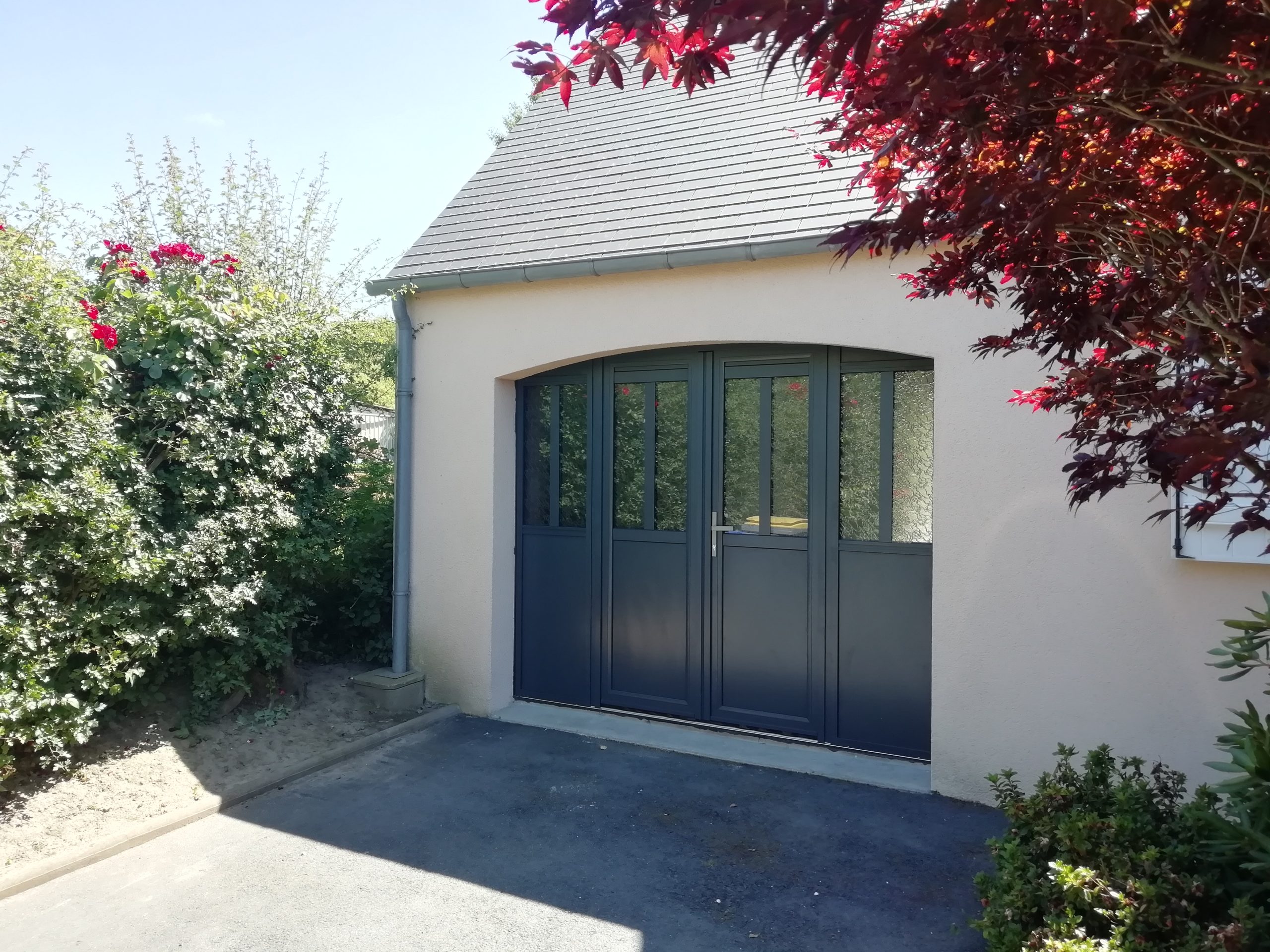 transformer une porte de garage en porte d'entrée