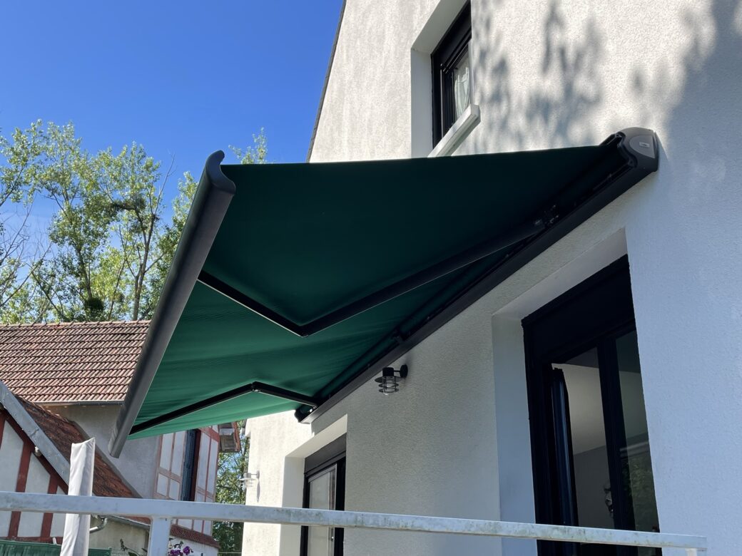 Installation store banne